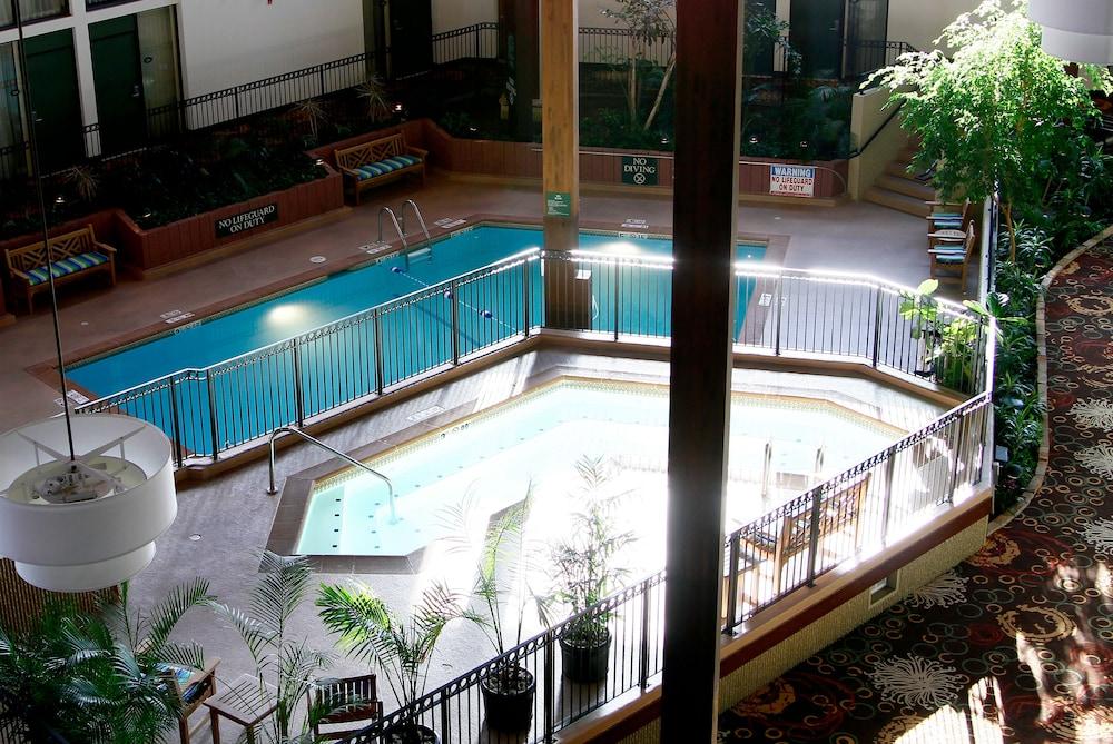Radisson Hotel Lenexa Overland Park Extérieur photo