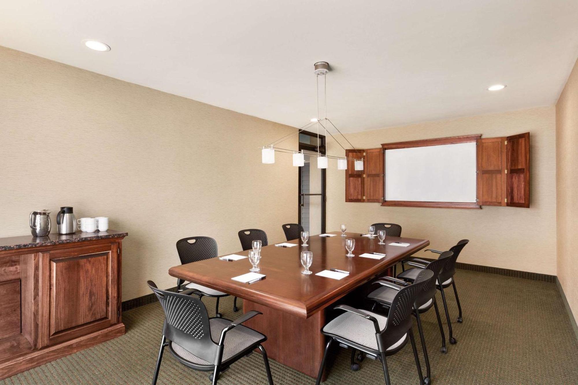 Radisson Hotel Lenexa Overland Park Extérieur photo